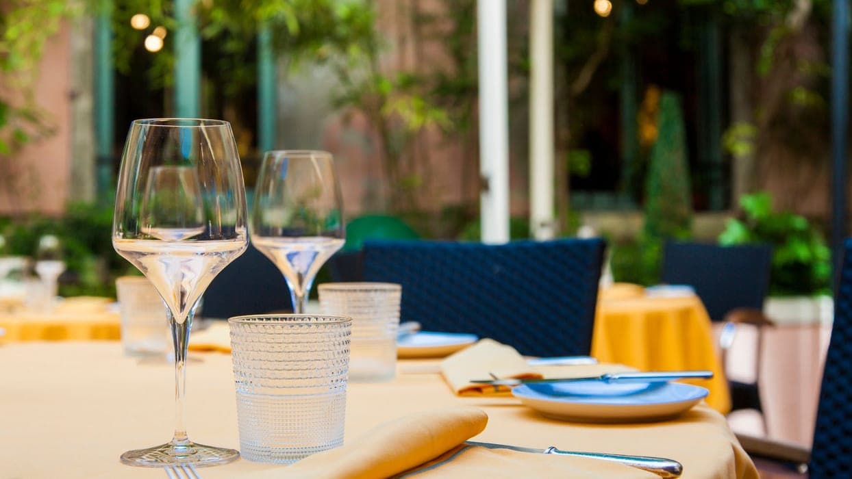 Restaurant dining table